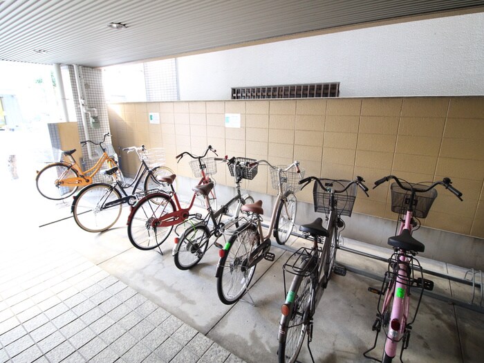 ファースト新北野の駐輪場