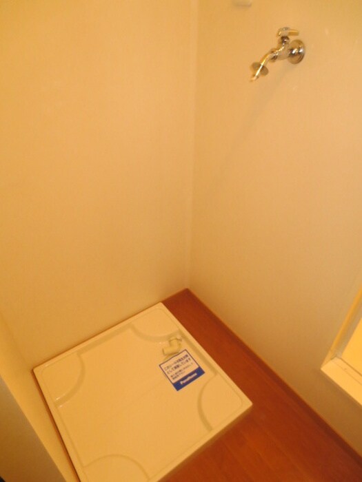 物件内観写真9　(洗濯機置場)