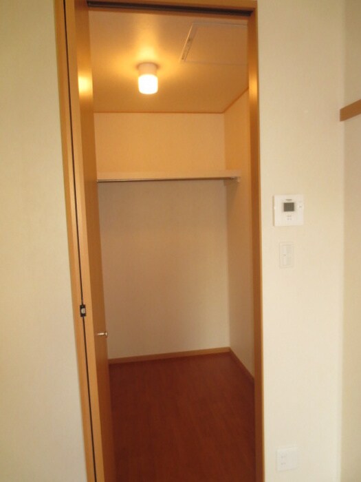 物件内観写真10　(収納)