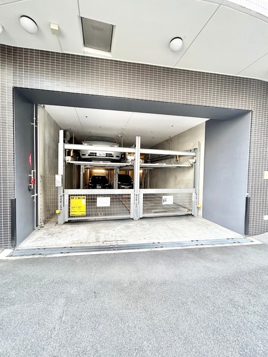 物件外観写真5　(駐車場)