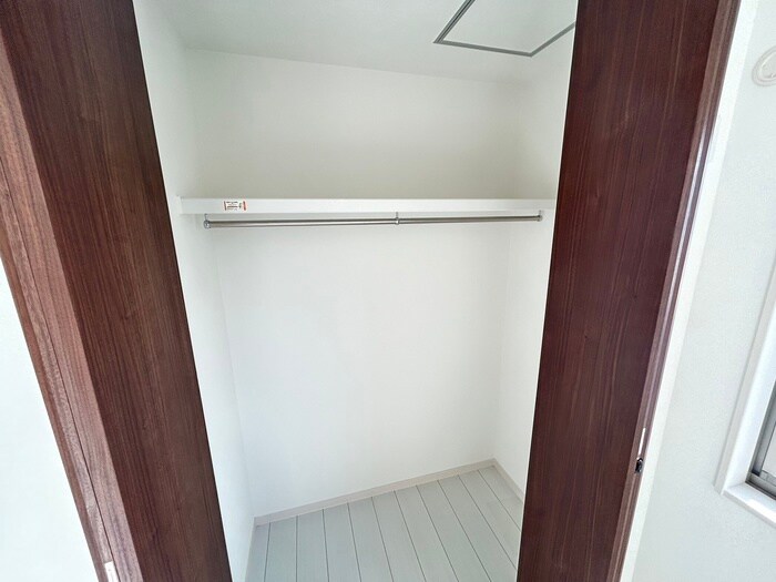 物件内観写真16　(収納)