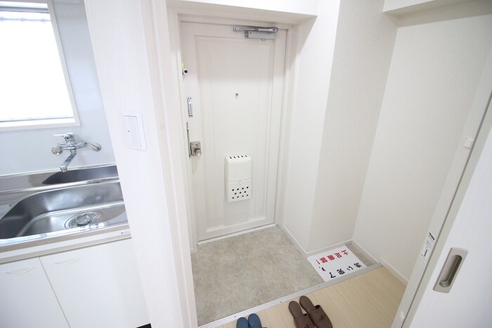物件内観写真15　(玄関)