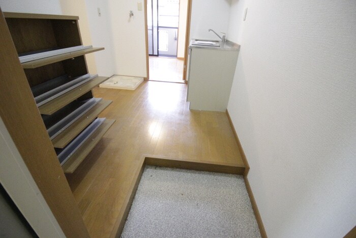 物件内観写真14　(玄関)