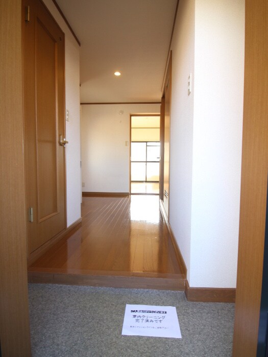 物件内観写真7　(玄関)