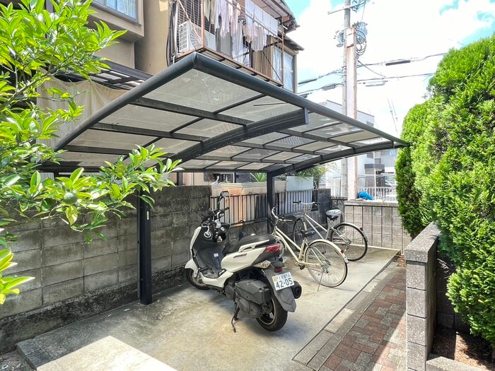 物件外観写真3　(駐輪場)