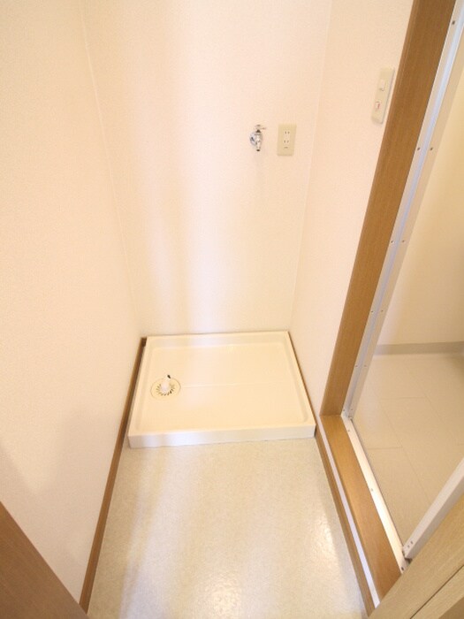 物件内観写真10　(洗濯機置場)