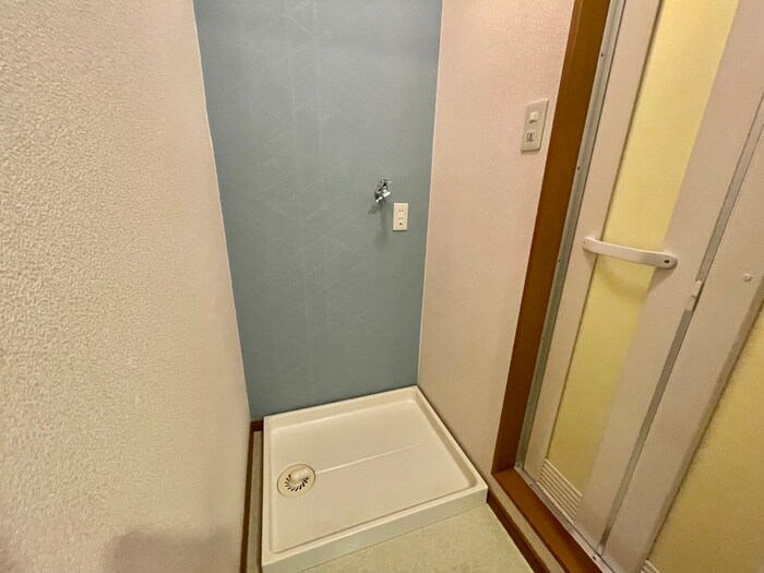 物件内観写真16　(洗濯機置場)