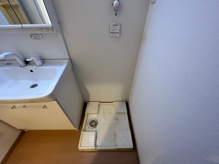 物件内観写真10　(洗濯機置場)