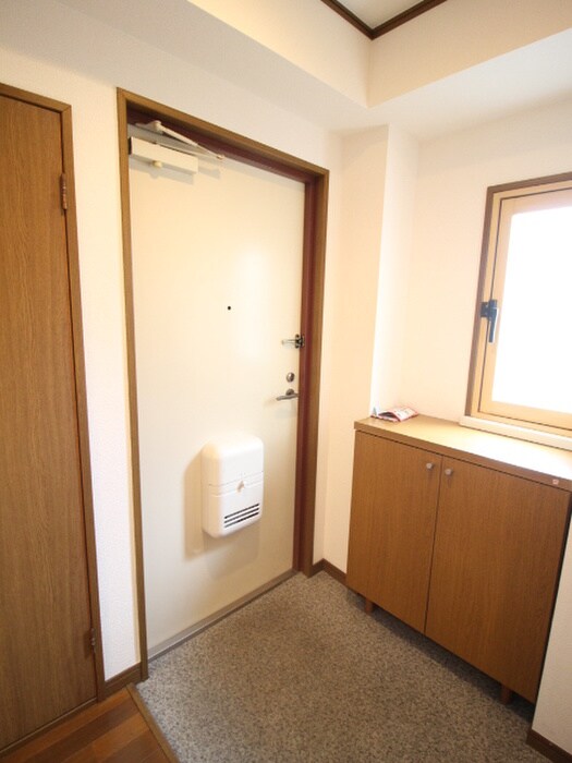 物件内観写真17　(玄関)