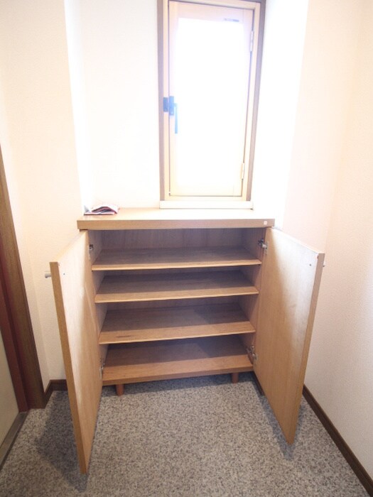 物件内観写真18　(靴箱)