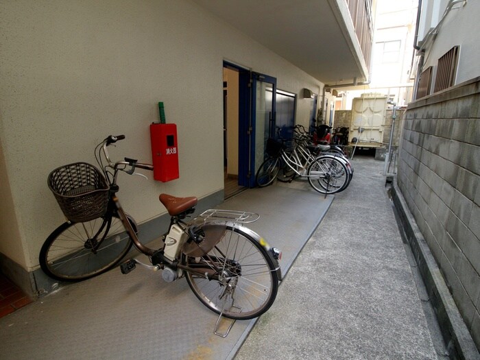 物件外観写真5　(駐輪場)