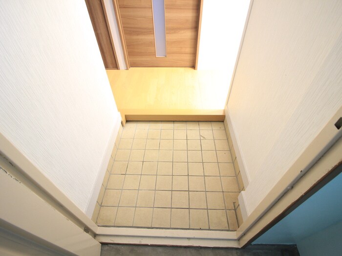 物件内観写真18　(玄関)