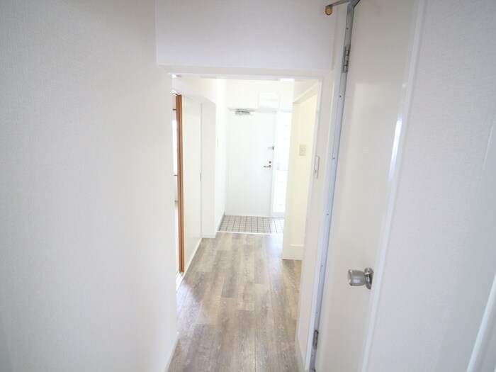 物件内観写真18　(廊下)