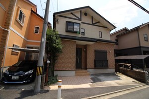 千里山松が丘戸建外観写真