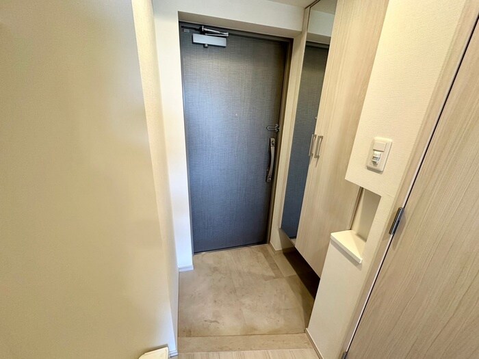 物件内観写真7　(玄関)