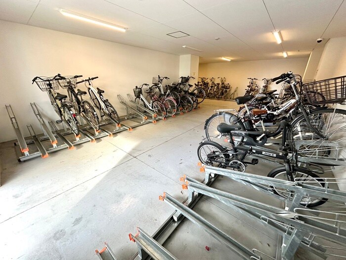 物件外観写真3　(駐輪場)