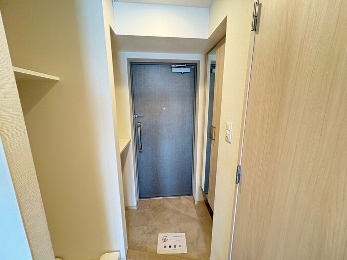 物件内観写真11　(玄関)