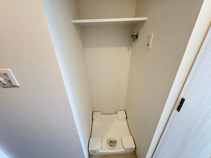 物件内観写真17　(洗濯機置場)