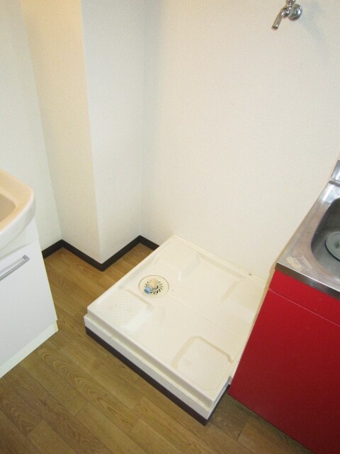 物件内観写真9　(洗濯機置場)