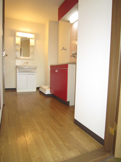 物件内観写真11　(廊下)