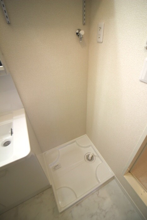 物件内観写真10　(洗濯機置場)