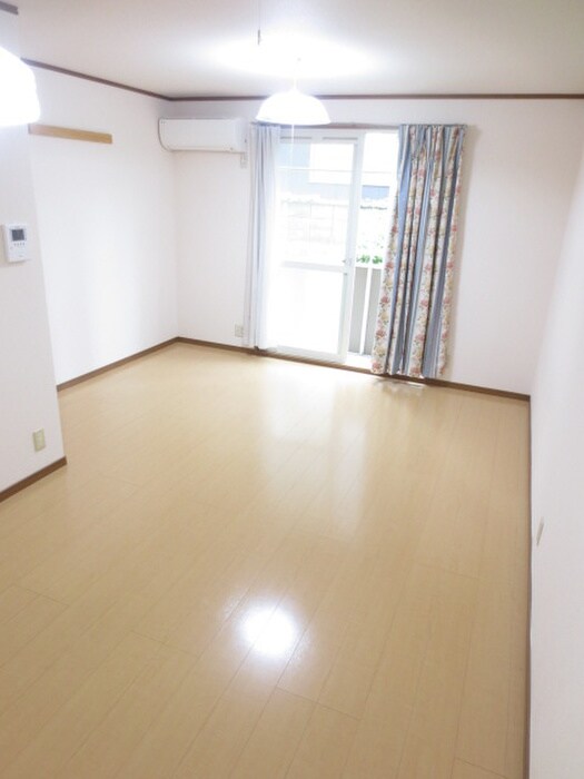 物件内観写真5　(居室)