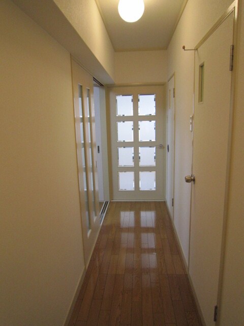 物件内観写真13　(廊下)