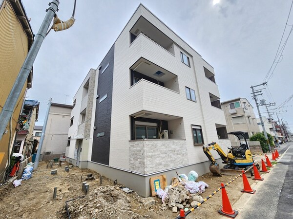 建築中