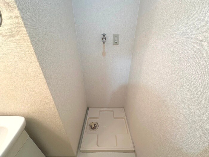 物件内観写真10　(洗濯機置場)