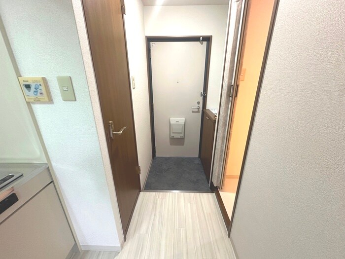 物件内観写真17　(玄関)