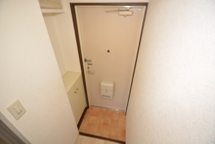 物件内観写真16　(玄関)