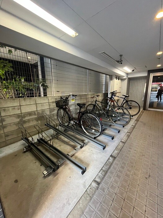 グランパシフィック難波元町の駐輪場