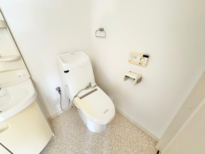 物件内観写真11　(トイレ)