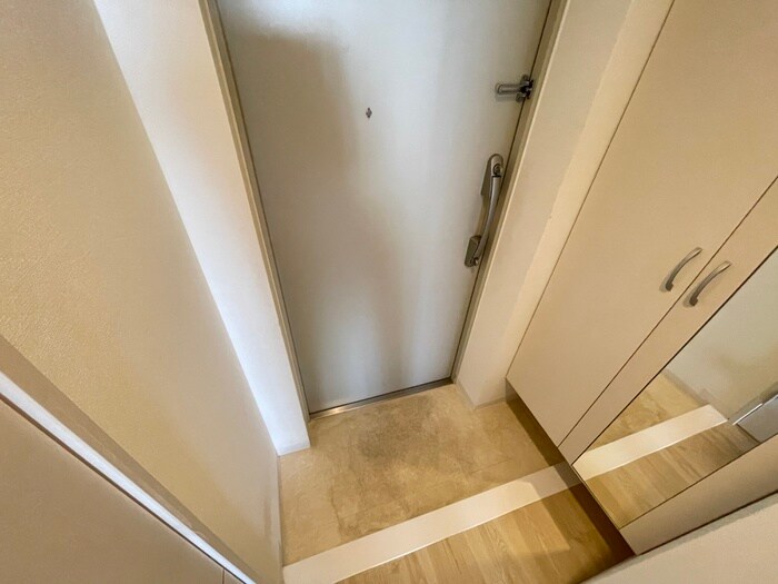 物件内観写真17　(玄関)