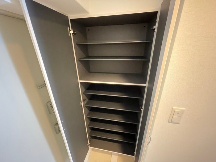 物件内観写真18　(靴箱)