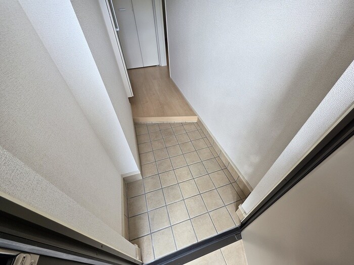 物件内観写真16　(玄関)