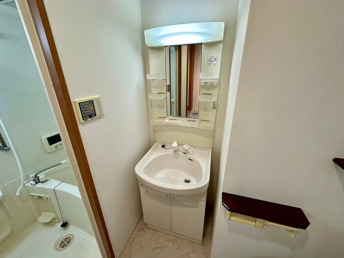 物件内観写真9　(洗面)