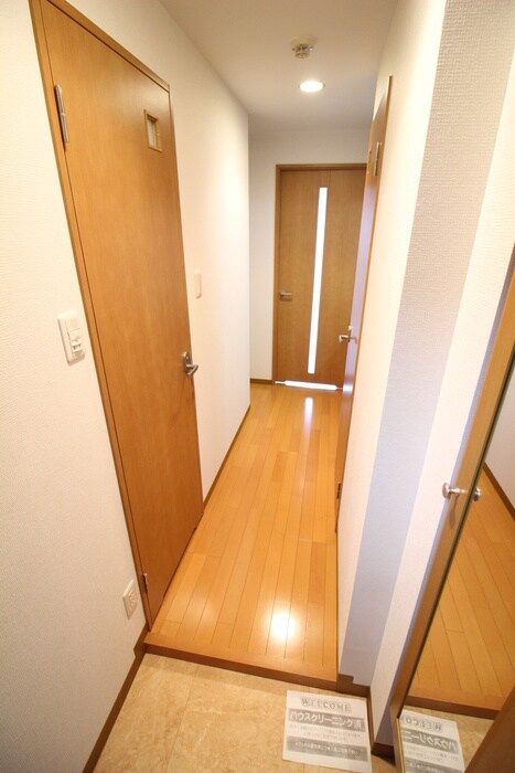 物件内観写真17　(玄関)