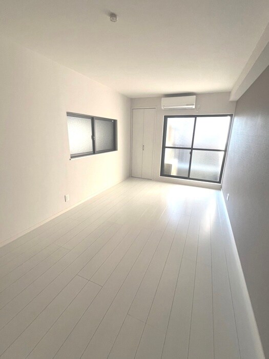 物件内観写真1　(居室)