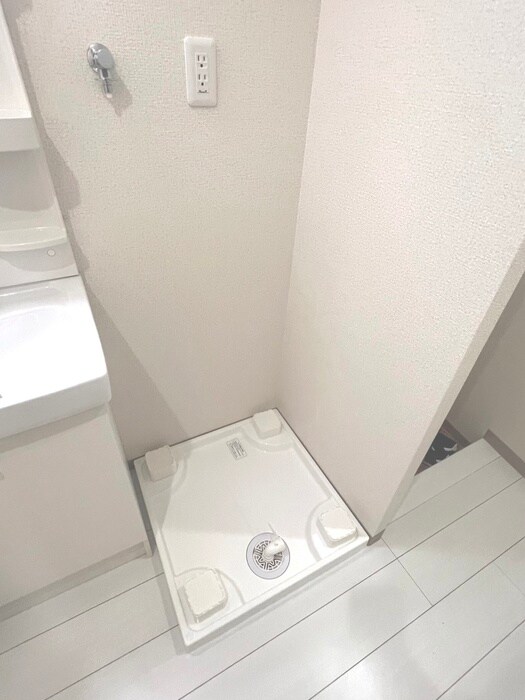 物件内観写真10　(洗濯機置場)