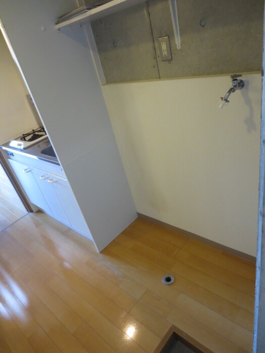 物件内観写真11　(洗濯機置場)