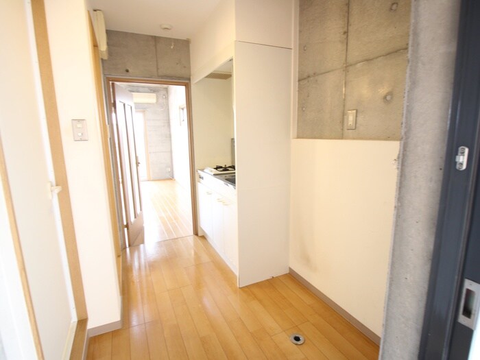 物件内観写真12　(洗濯機置場)