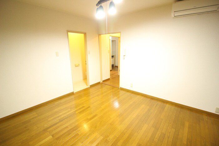 物件内観写真9　(居室)