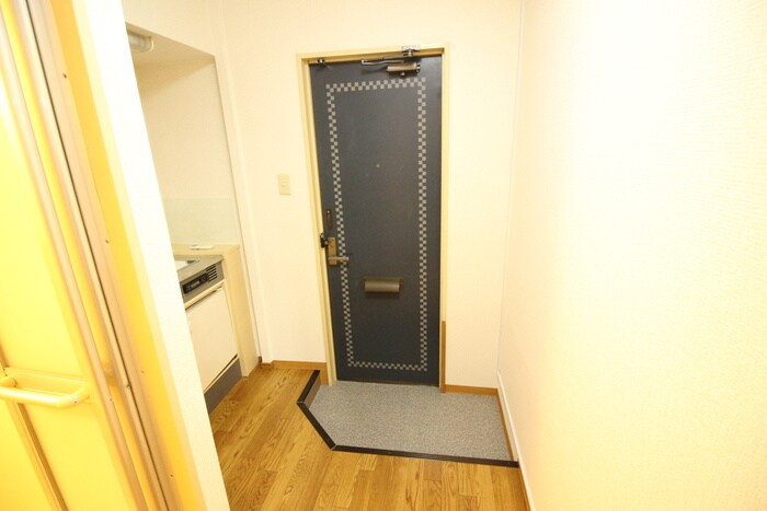 物件内観写真14　(玄関)