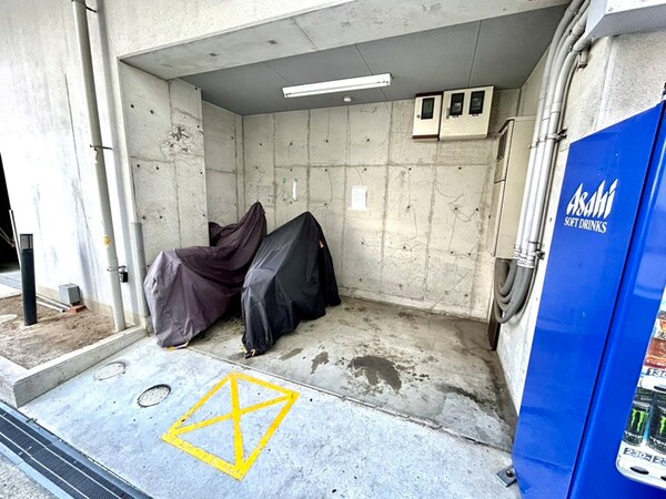 バイク置き場