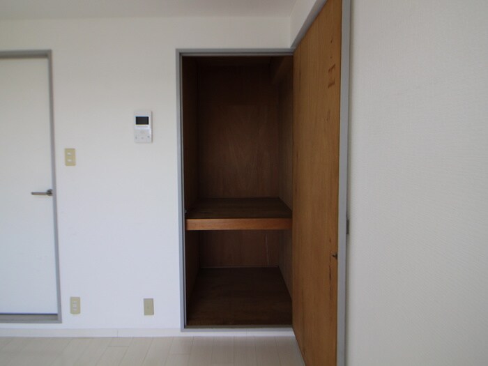 物件内観写真13　(収納)