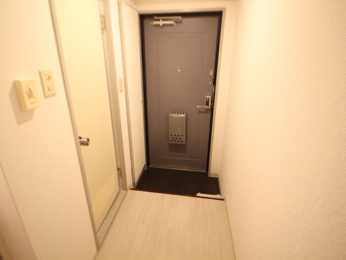 物件内観写真15　(玄関)