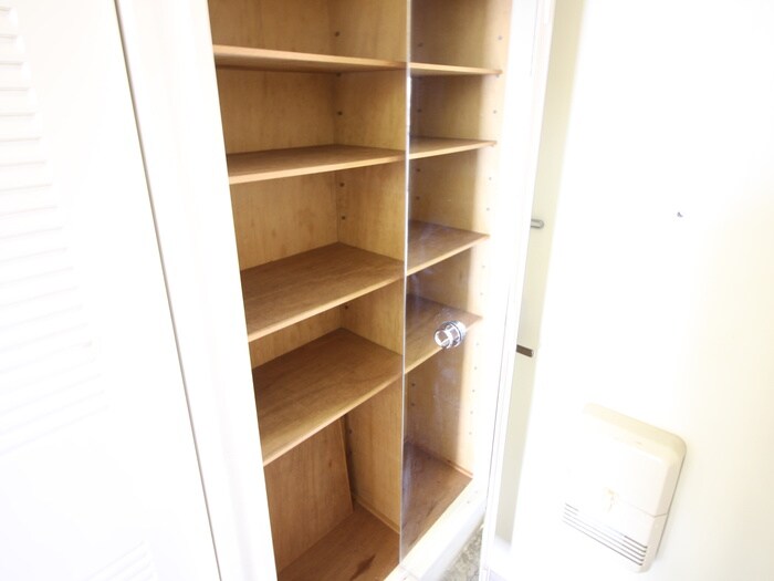 物件内観写真8　(靴箱)