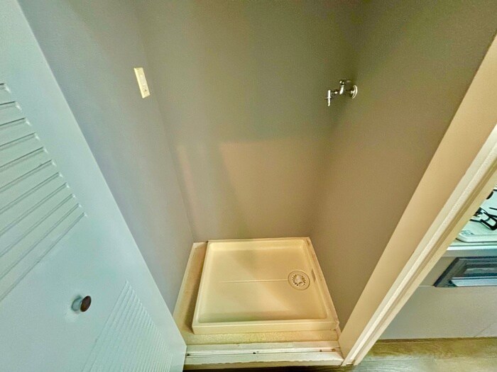 物件内観写真13　(洗濯機置場)