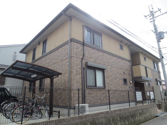 物件外観写真4　(エントランス部分)